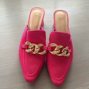 Chic Hot Pink Mules with Gold Chain by